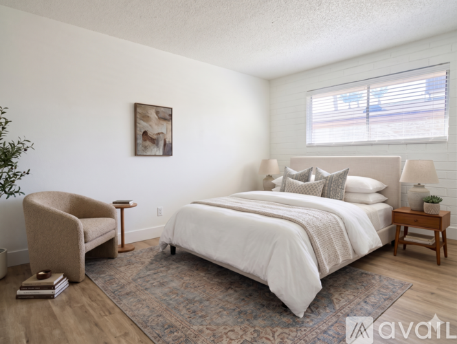 4917 E Holly St, Unit 8 Rental photo 3
